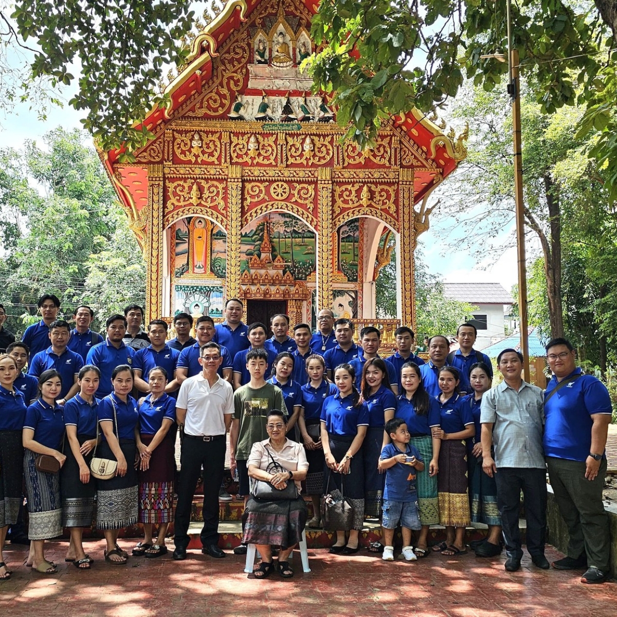ທະຫວາຍເພນ ແລະ ມອບທືນການສຶກສາ